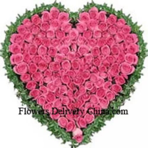 Arreglo en Forma de Corazón de 100 Rosas Rosadas